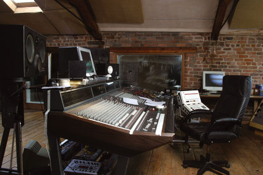 broudie2controlroom.l.jpg